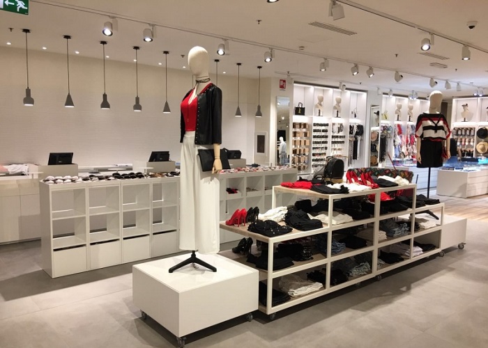 Lam-the-nao-de-ngan-chan-viec-khach-hang-roi-bo-cua-hang-voi-cong-nghe-may-dem-nguoi